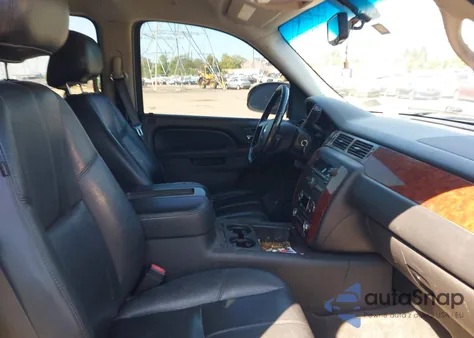 2014 Chevrolet Suburban 1500 Lt из США, поврежденный, VIN 1GNSKJE72ER135232